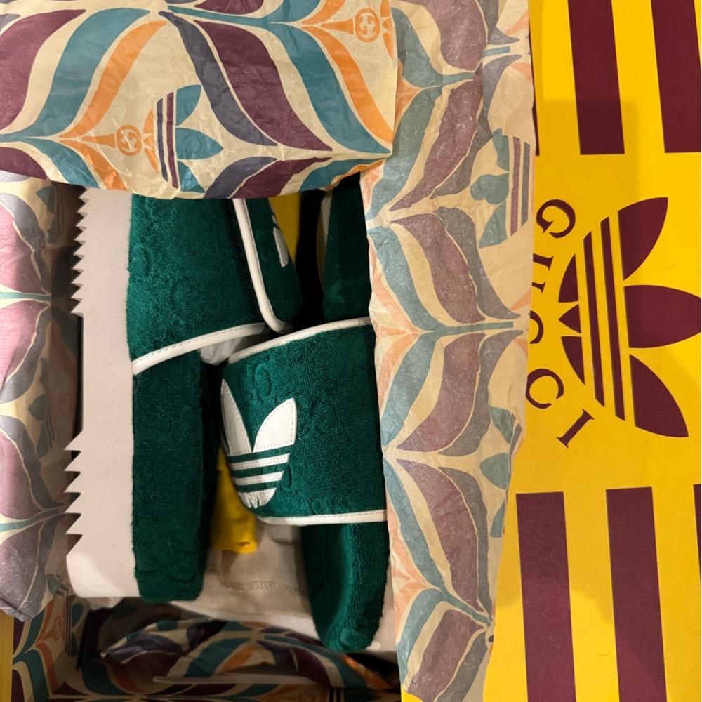 Gucci x Adidas Green Terry Slide Sandals (EU 39 / Women’s US 9) - Picture 8 of 10